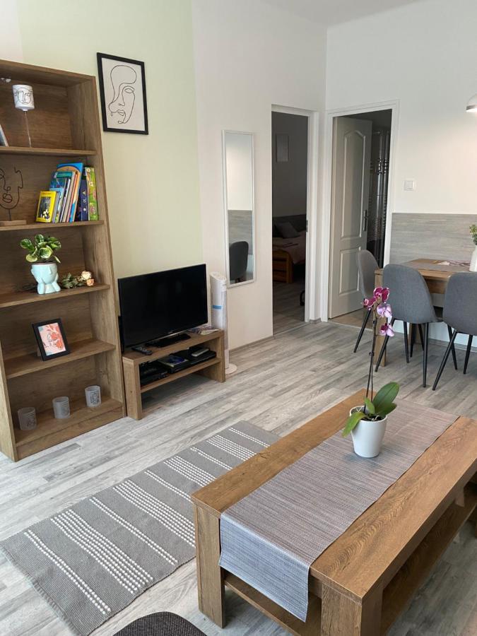 Katica Apartman Gyor Exterior photo