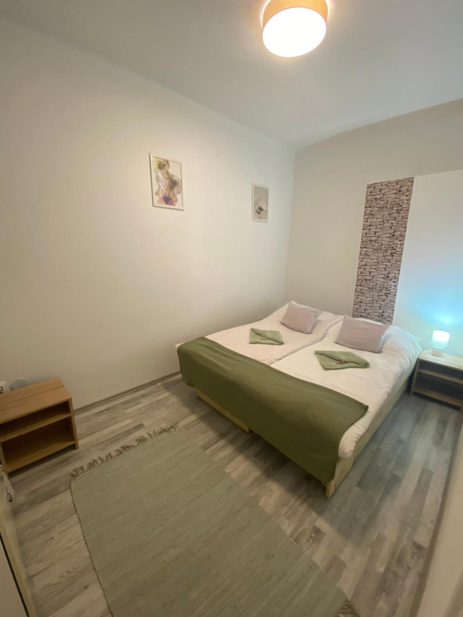 Katica Apartman Gyor Exterior photo